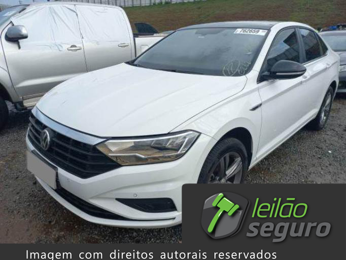 LOTE 016  VOLKSWAGEN JETTA 2020