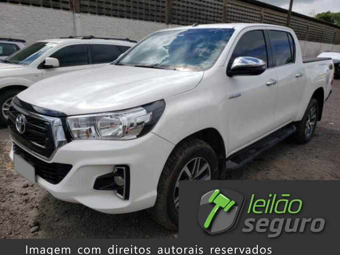 LOTE 028 TOYOTA CD HILUX 2020