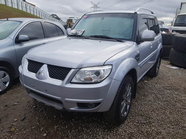 LOTE 010 MITSUBISHI PAJERO TR4 FLEX 2.0 16V