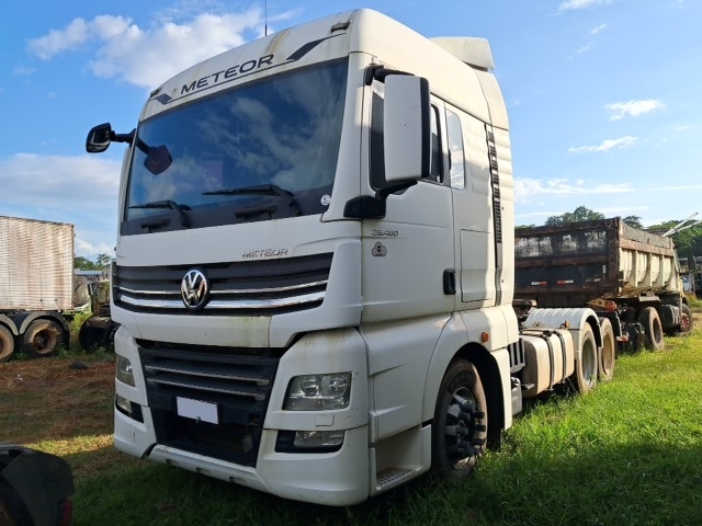 LOTE 017 VOLKSWAGEN 28.460 METEOR 6X2 