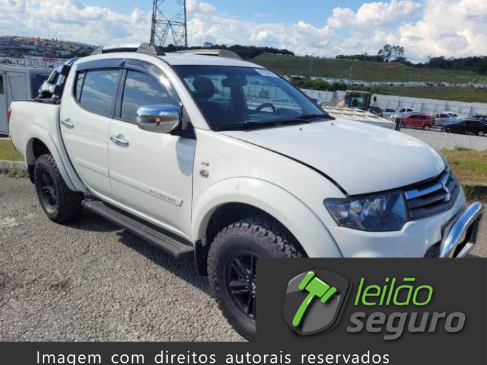 LOTE 071 MITSUBISHI L200 TRITON 2016